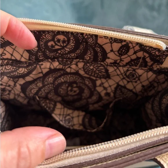 Carlos by Carlos Santana Cream Pebbled Shoulder Bag - Picture 5 of 5